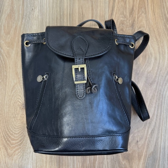 Florence Made in Italy Black Leather Drawstring Backpack Crossbody LNC main image 4